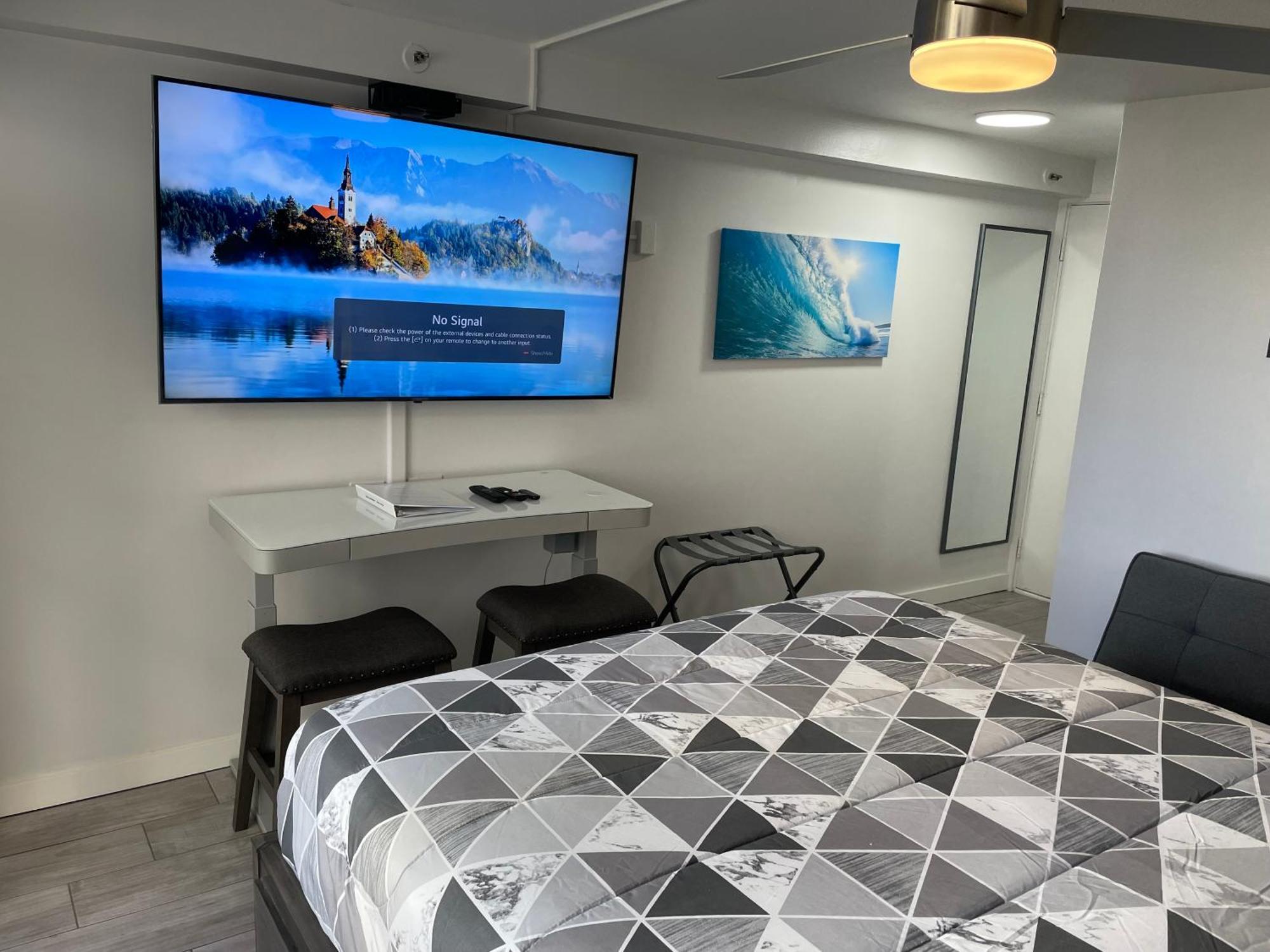 Apartment Modern Ocean View - Waikiki Paradise! *